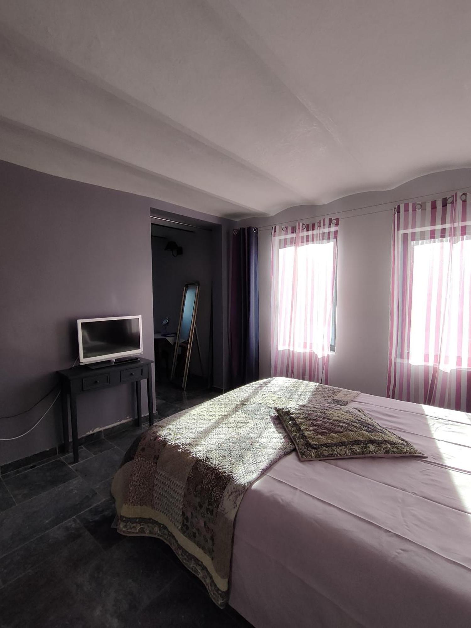 Maison D'Hotes Cote Cour Rasteau Rom bilde